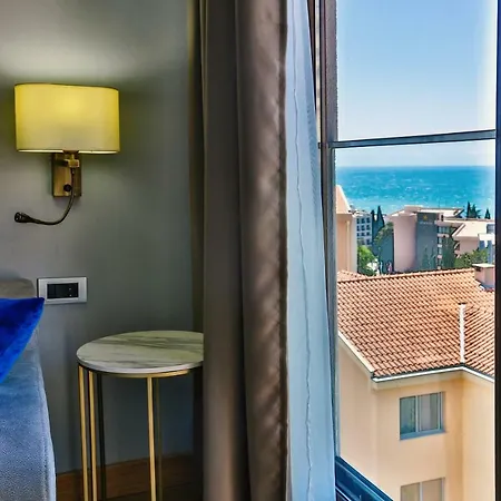 Lusso Mare By Aycon 4*